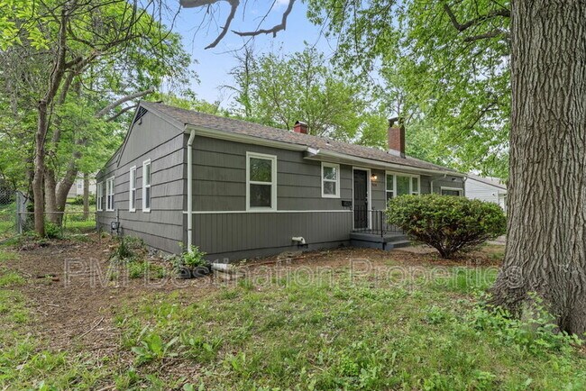 Building Photo - 9204 Vaughn Ave