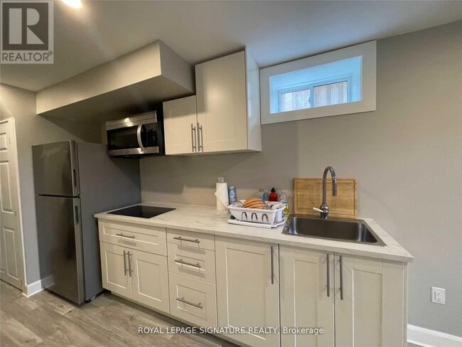 Building Photo - 174 Wagner Crescent