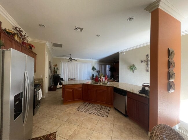 Building Photo - 1961 E Lipan Blvd