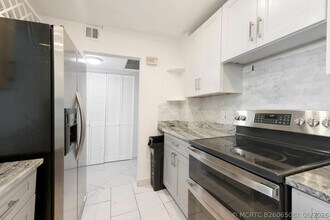 Building Photo - 3800 N Hills Dr