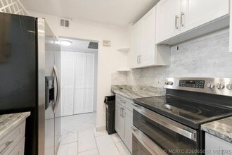 Building Photo - 3800 N Hills Dr