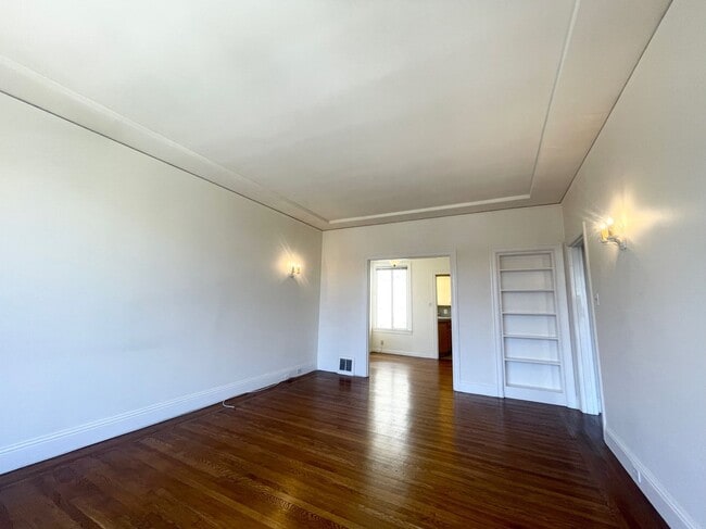 Building Photo - 3427 Broderick St