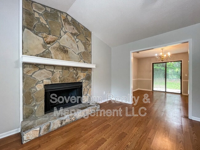 Building Photo - 2217 Lowtrail Ct