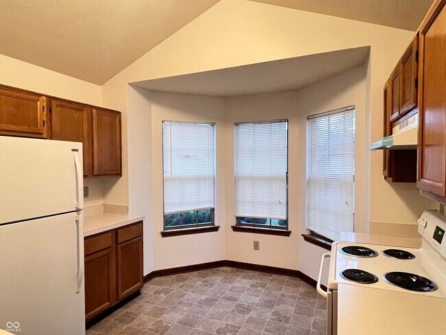 Foto del edificio - 4923 Peony Pl