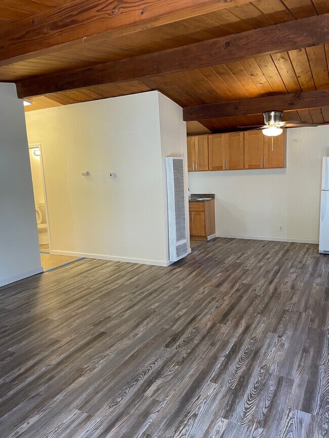 Building Photo - 3519 Hazelwood St