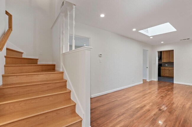 Foto del edificio - 1486 Richards Ave