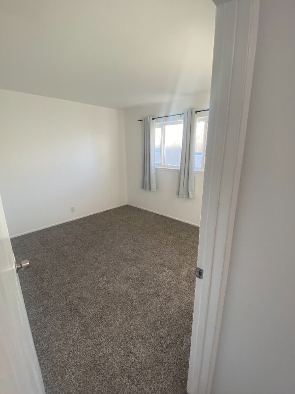 Building Photo - 305 Esplanade Rd