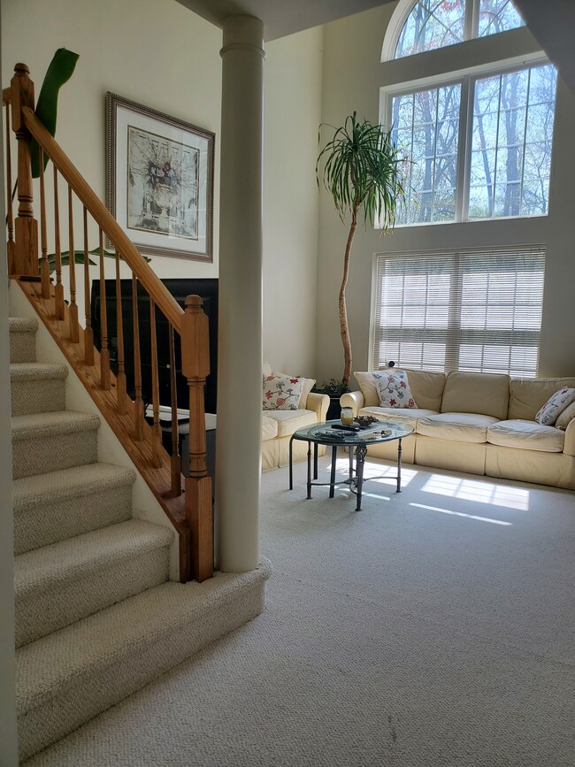 Building Photo - 256 Fountayne Ln