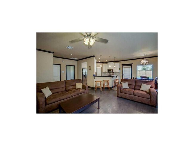 Foto del edificio - Contemporary Home + Wood Floors + Storm Shelter + Edmond Schools