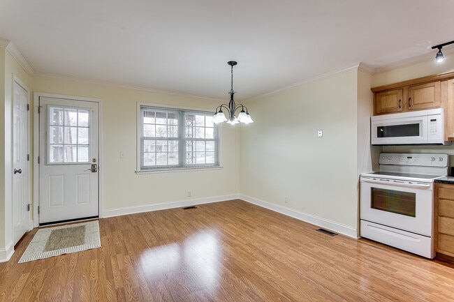 Kitchen - 9400 Aylesbury Dr