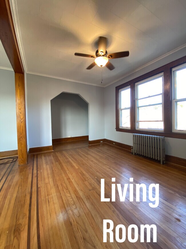 Building Photo - 39 Devon St