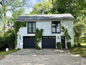 Building Photo - 150 Millerton Rd