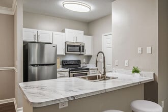 Building Photo - Creekside Vista