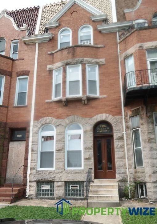 Building Photo - 3300-3R Auchentoroly Terrace
