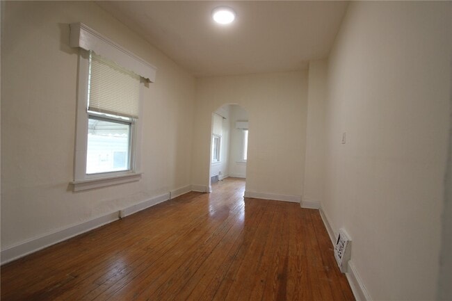 Foto del edificio - 7028 Glades Ave