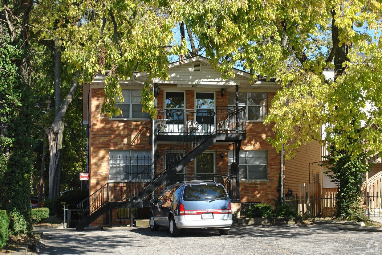 Primary Photo - 453 W 4th St