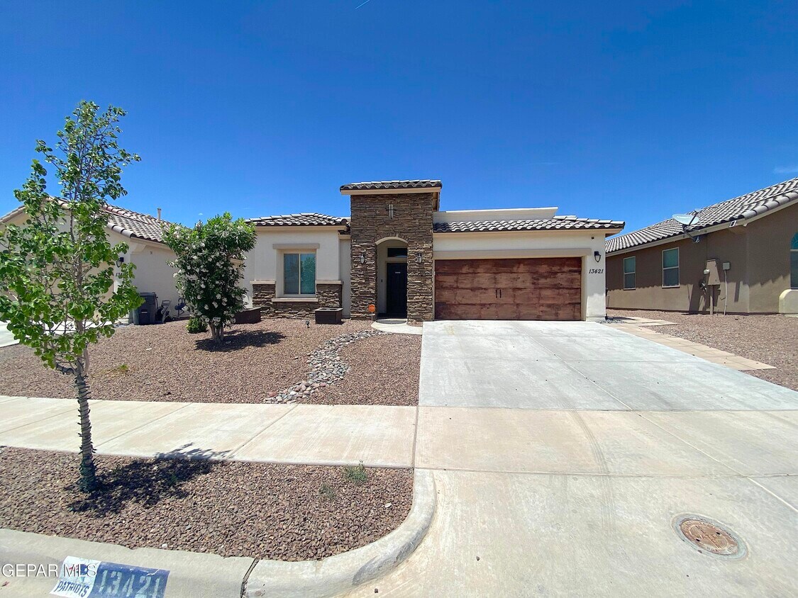 13421 Plumpton Rd, El Paso, TX 79928 House for Rent in El Paso, TX
