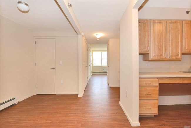 Building Photo - 420 Schroeders Ave