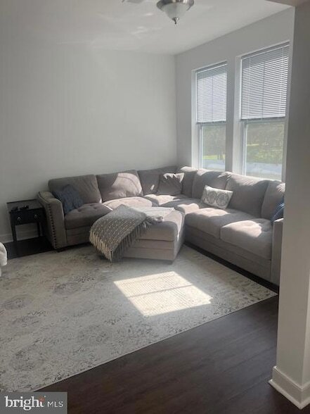 Foto del edificio - 43 Princeton Hightstown Rd