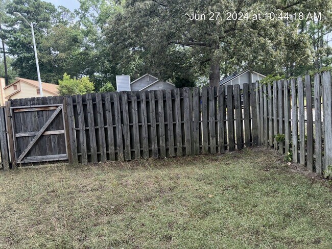 Foto del edificio - 501 Hollyberry Ln