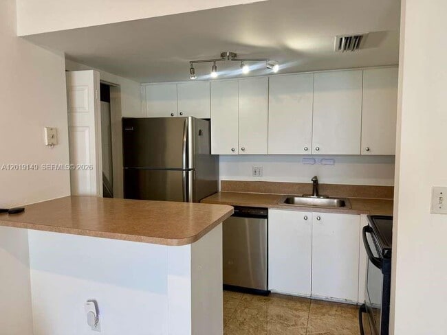 Foto del edificio - 770 Claughton Island Dr