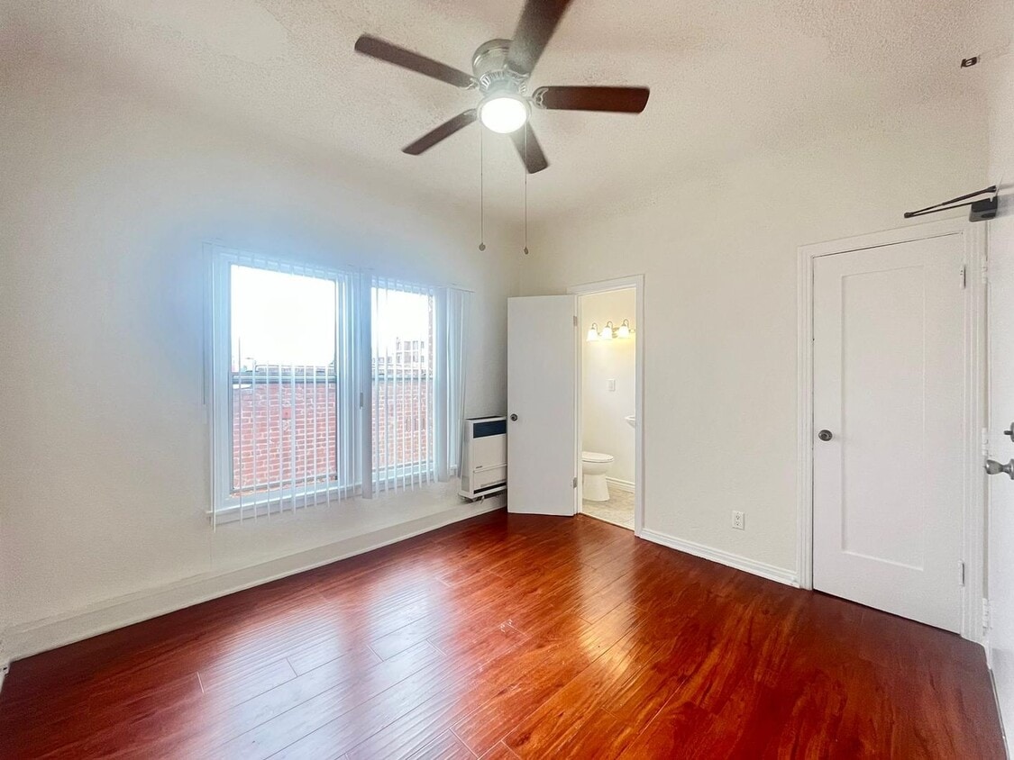 Building Photo - 2751 San Marino St