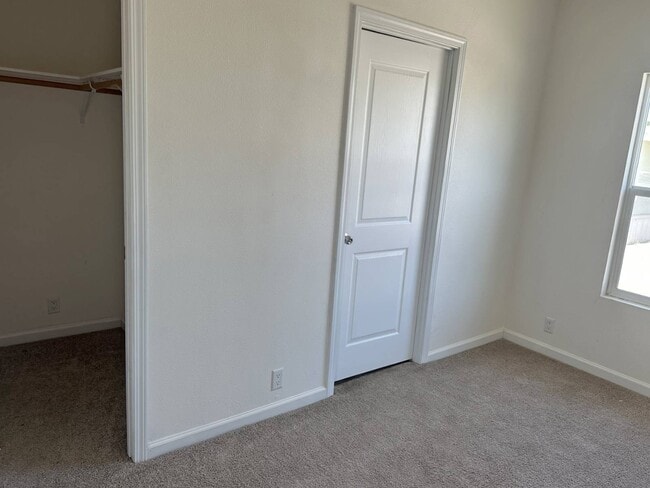 Building Photo - 1470 Elizabeth St