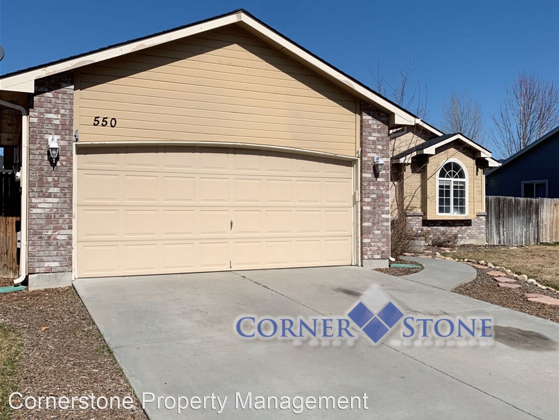 Primary Photo - 3 br, 2 bath House - 550 W. Woodbury Drive