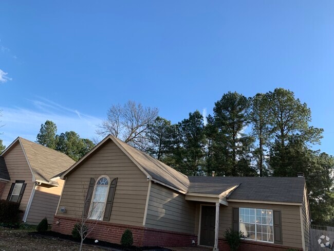 Building Photo - 6899 Lagrange Cir S