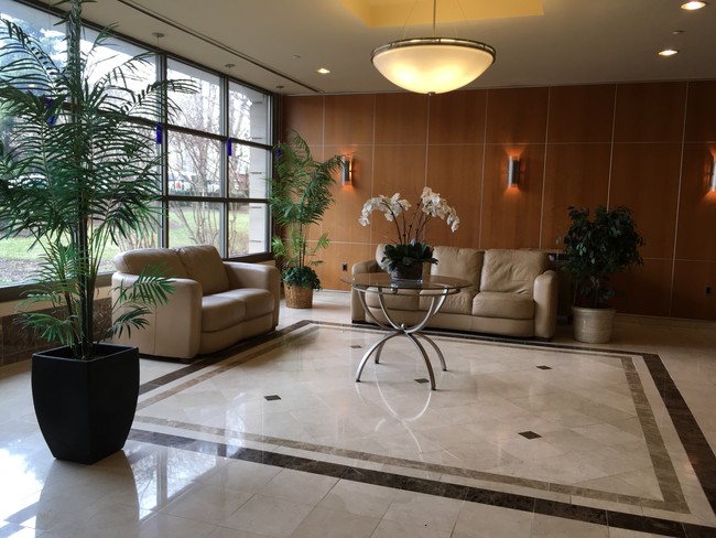 Foto del edificio - 60 Parkway Dr