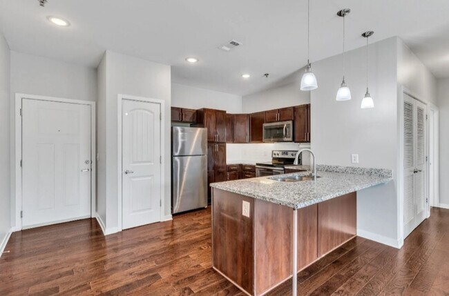 Foto del edificio - 1118 Litton Ave