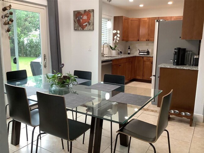 Foto del edificio - 8881 SW 21st St