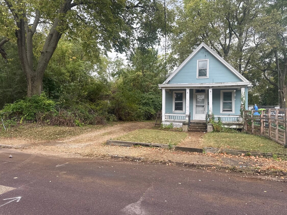 Primary Photo - 619 Fairholm Ave