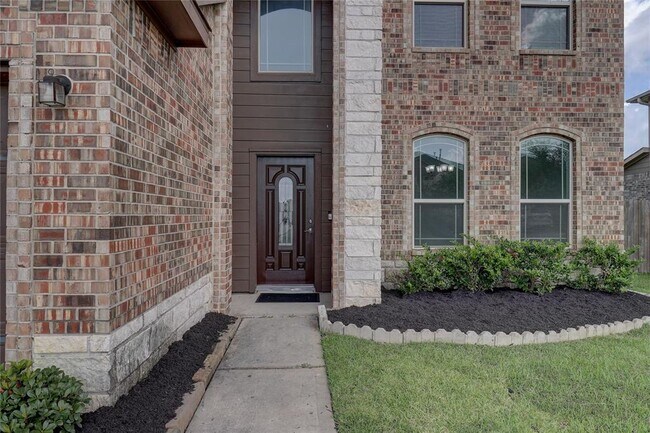Building Photo - 21635 Lexor Dr