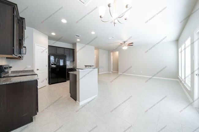 Building Photo - 716 Skylar Heights Dr