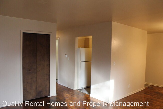 Building Photo - 3 br, 1 bath House - 3290 Spring Valley Dr