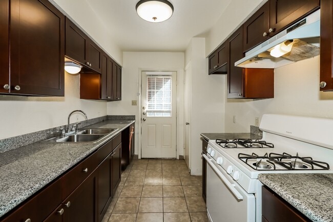 Foto del edificio - 3003 Falk Ct