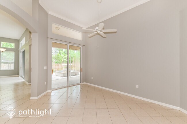 Foto del edificio - 4423 67th Ave Cir E