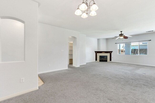 Foto del edificio - Northwest Corner Home Coming Soon!