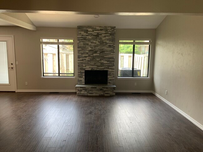Dining Room Fireplace - 9929 Hefner Village Dr