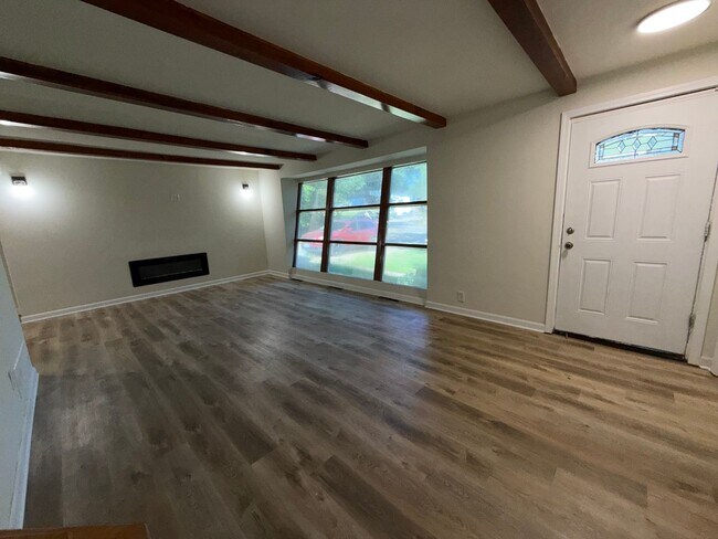 Building Photo - 13091 Lakeridge Dr