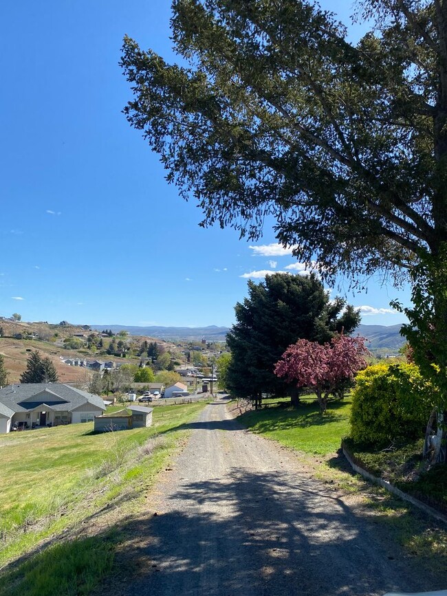 Building Photo - Location, Community, Quality Living. It St...