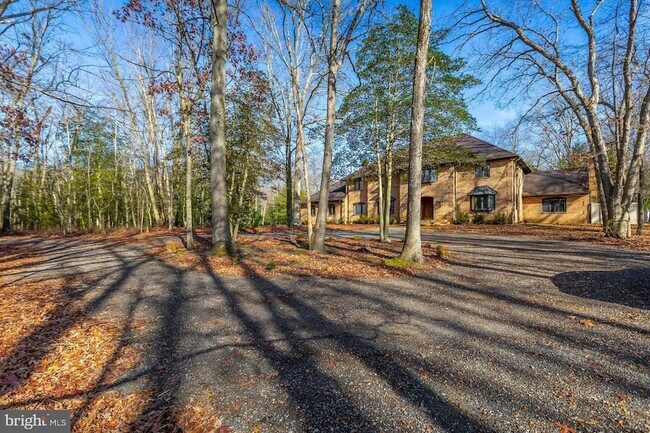 Foto del edificio - 1322 Commissioners Rd