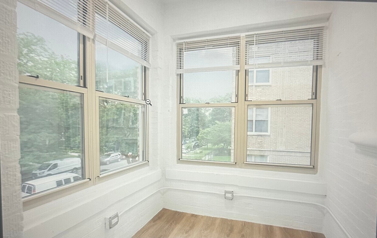 Foto principal - 1633 W Chase Ave