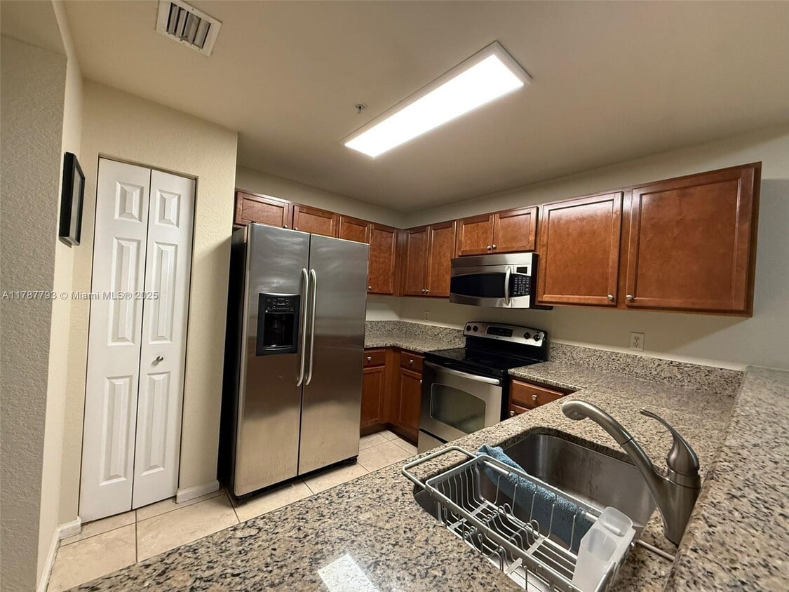 Foto principal - 11501 NW 89th St