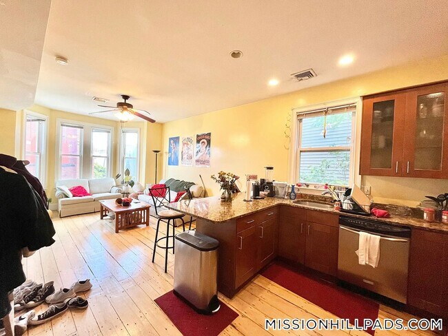 Foto del edificio - 731 Parker St
