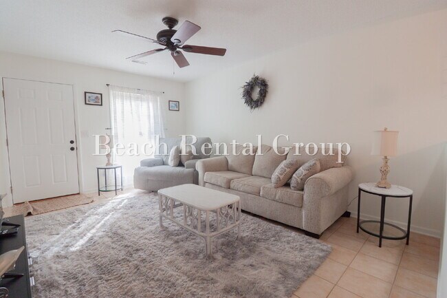 Building Photo - No HOA Furnished Townhouse close to Ocean