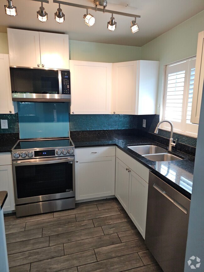 View of Hidden Cove Apartments for Rent with High Ceilings - Clearwater, FL ...