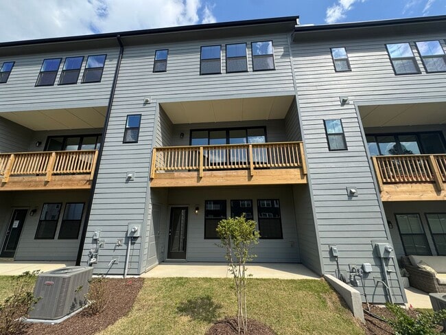 Foto del edificio - 4707 Cypress Tree Ln