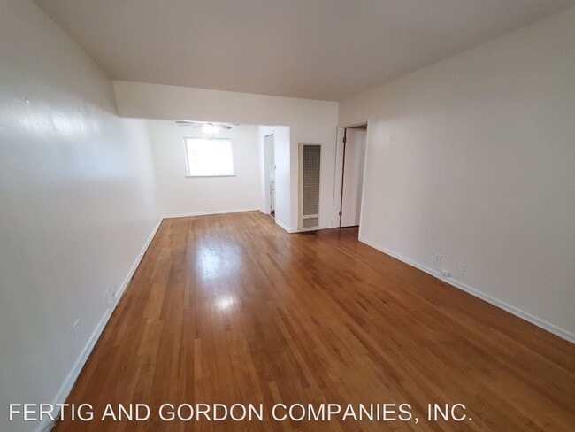 Building Photo - 530-540 N Catalina Ave